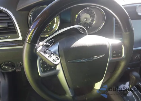 2011 Chrysler 300C from USA, damaged, VIN 2C3CA6CT0BH585409